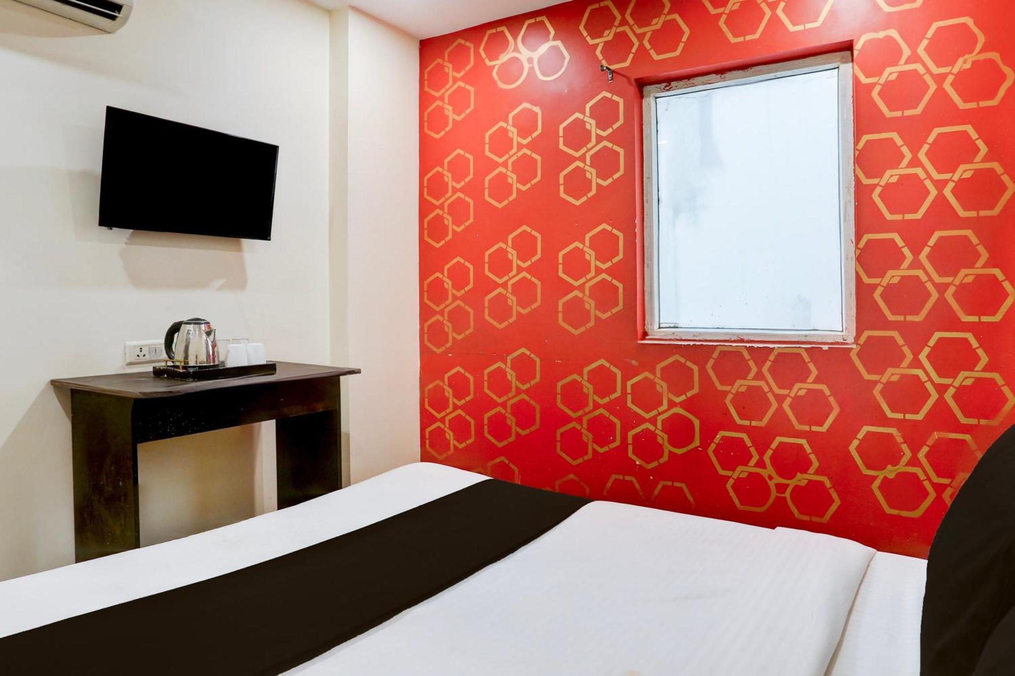 Super Hotel O S J Residency デリー エクステリア 写真