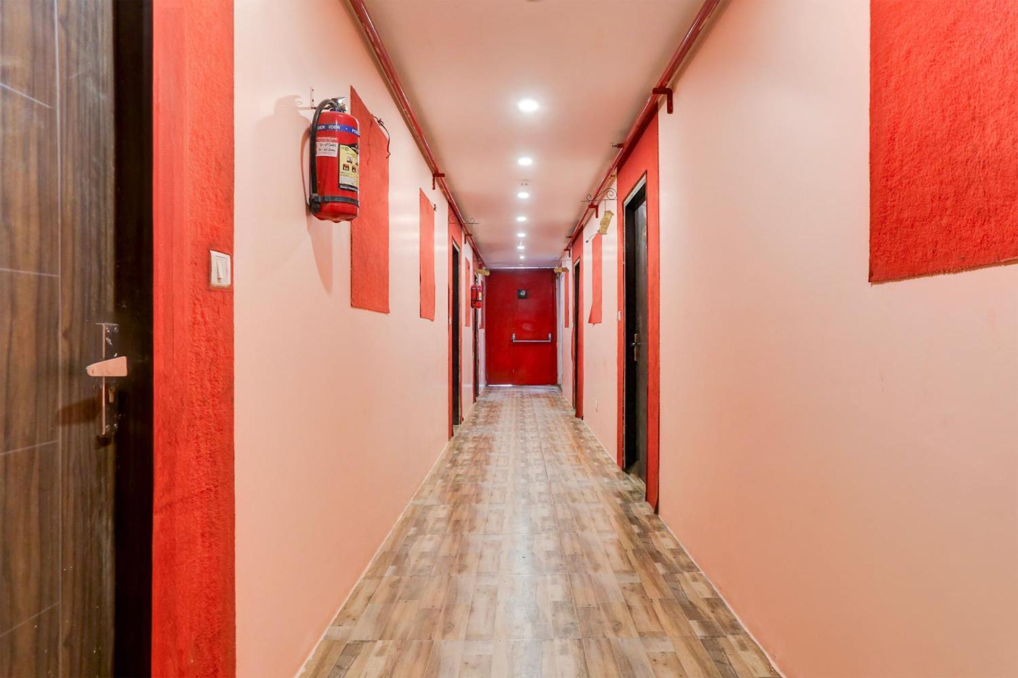 Super Hotel O S J Residency デリー エクステリア 写真